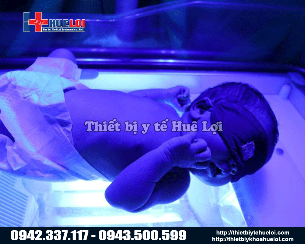 Lồng ấp trẻ sơ sinh kết hợp đèn trị vàng da