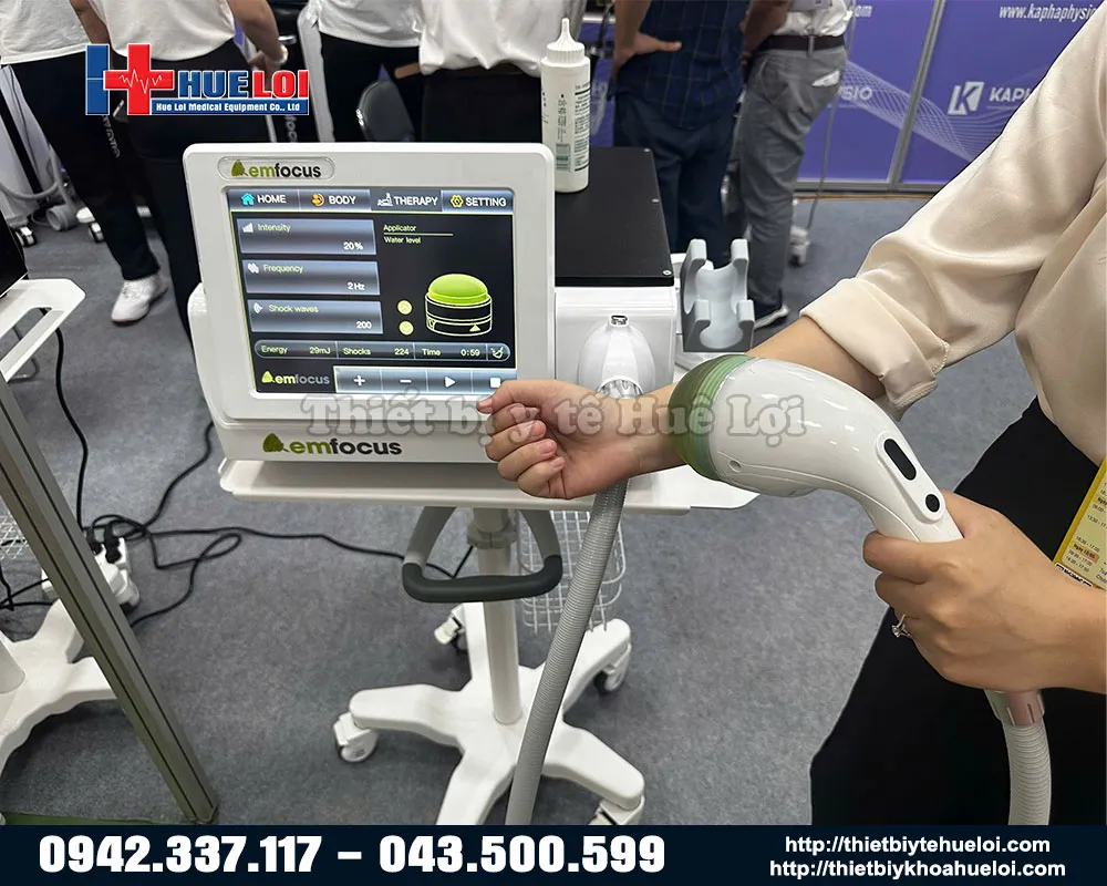 Thiết bị trị liệu bằng sóng xung kích hội tụ