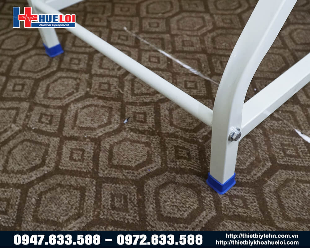 Bàn khám sản khoa